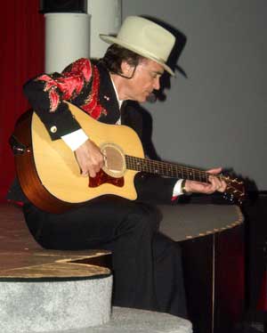 Ronnie Performing